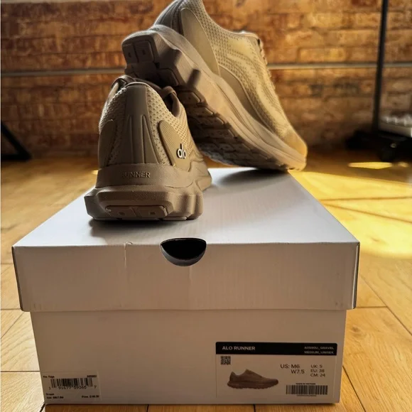 ALO Yoga Women’s Runner Sneaker in Gravel - Picture 6 of 9